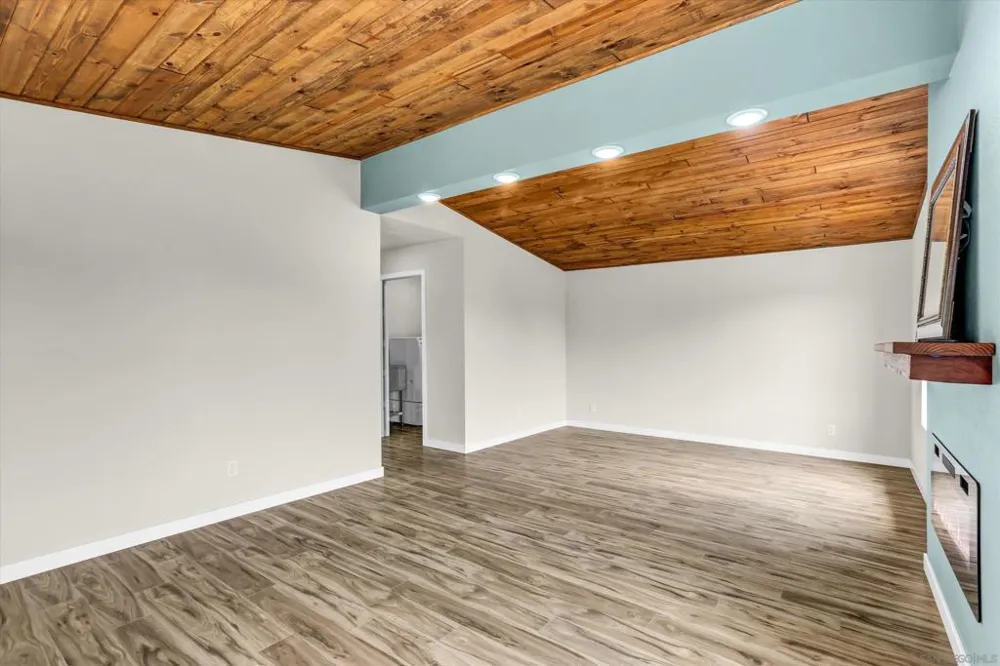 275 S Worthington St #123 Spring Valley, CA 91977