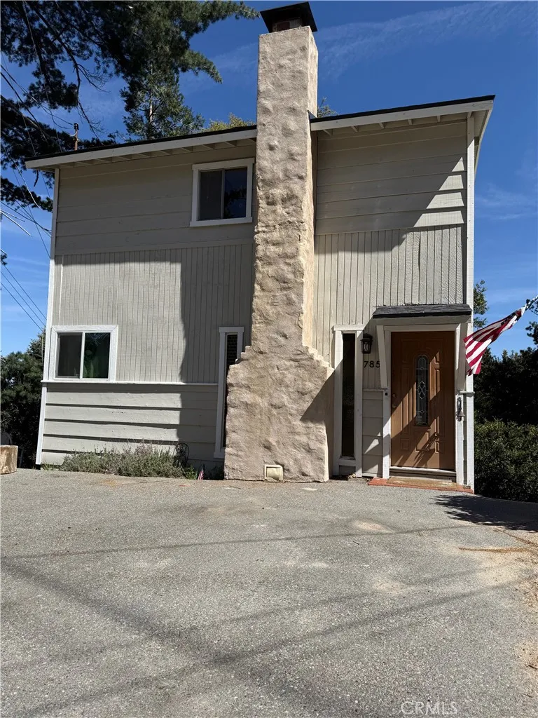 785 County (AROSA) Drive Crestline, CA 92325