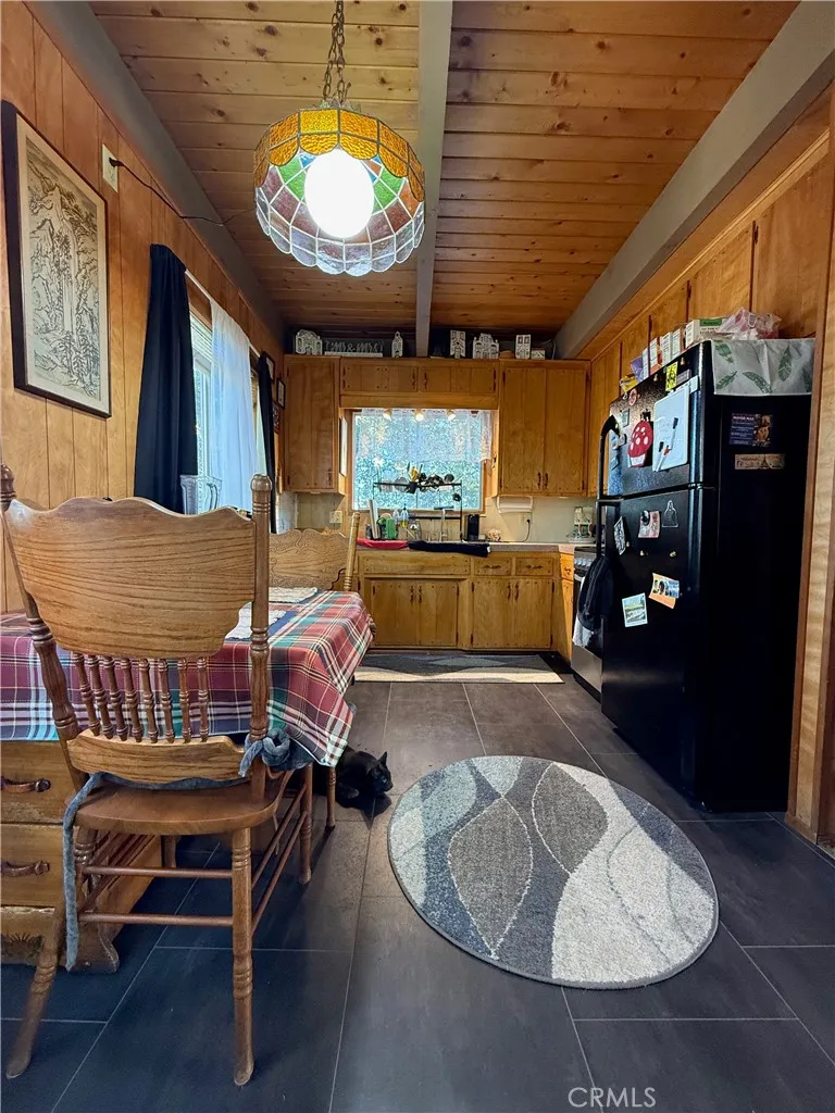 785 County (AROSA) Drive Crestline, CA 92325
