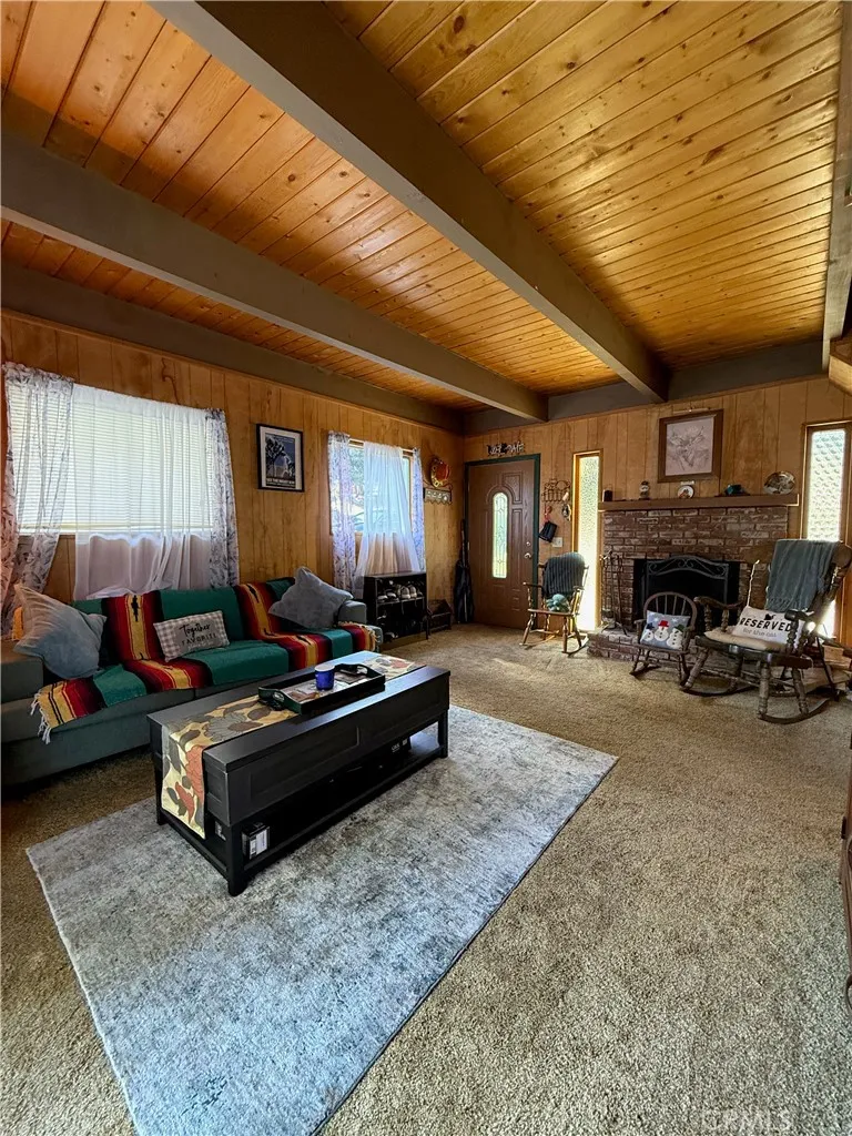 785 County (AROSA) Drive Crestline, CA 92325