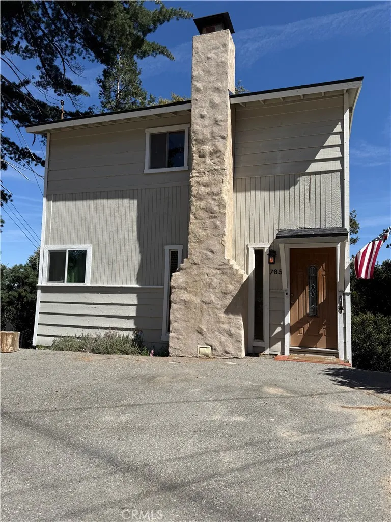 785 County (AROSA) Drive Crestline, CA 92325