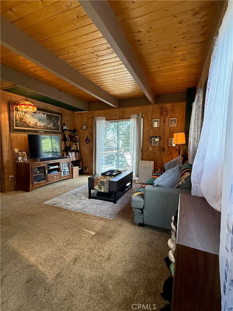 785 County (AROSA) Drive Crestline, CA 92325