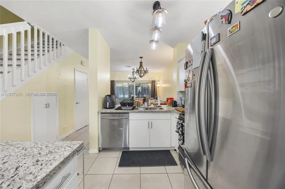 762 SW 122nd Ter Pembroke Pines, FL 33025