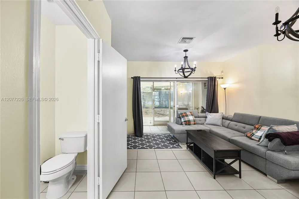 762 SW 122nd Ter Pembroke Pines, FL 33025