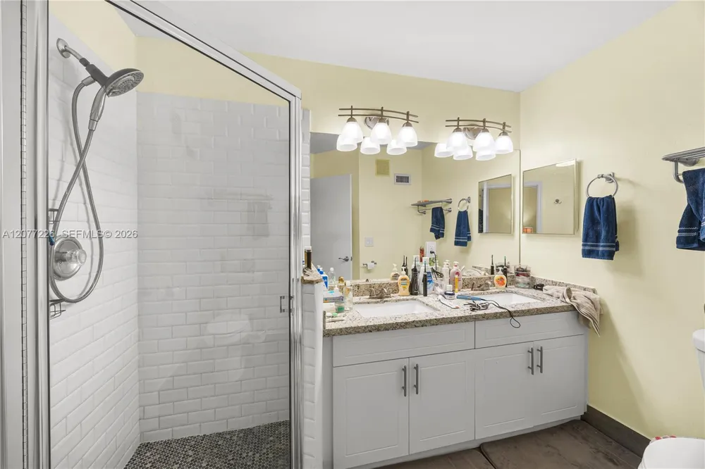 762 SW 122nd Ter Pembroke Pines, FL 33025