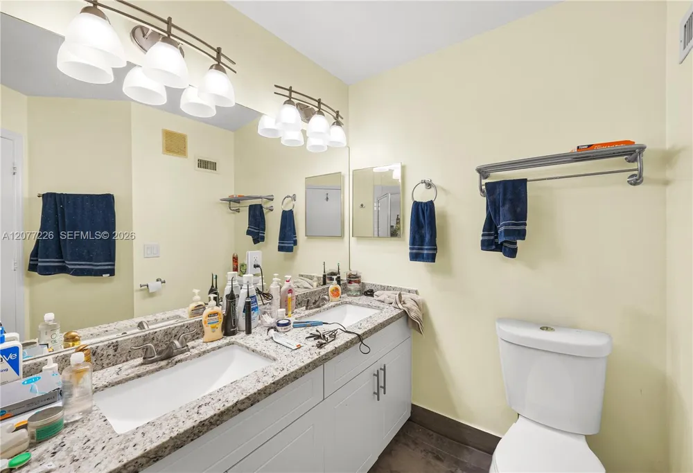762 SW 122nd Ter Pembroke Pines, FL 33025