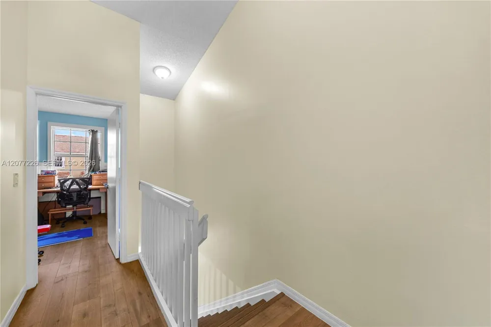 762 SW 122nd Ter Pembroke Pines, FL 33025