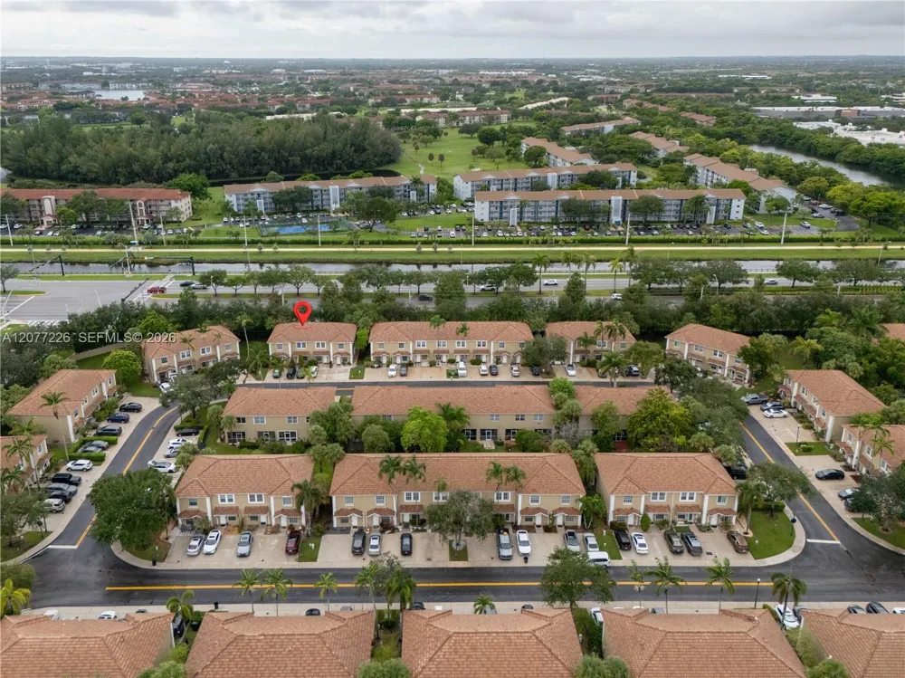 762 SW 122nd Ter Pembroke Pines, FL 33025