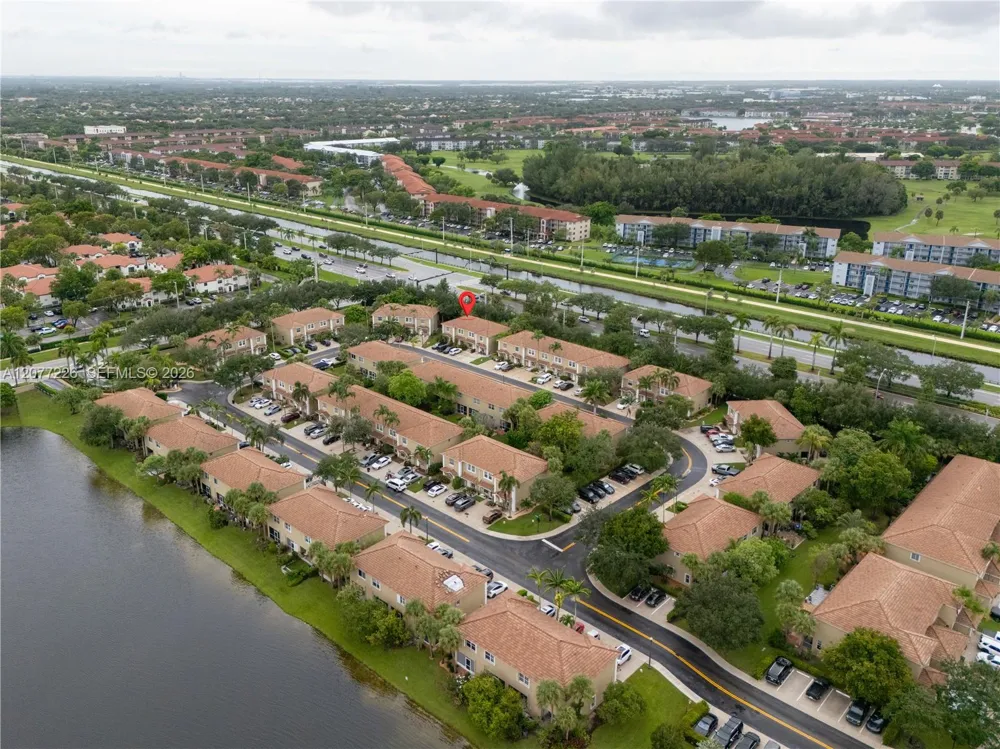 762 SW 122nd Ter Pembroke Pines, FL 33025