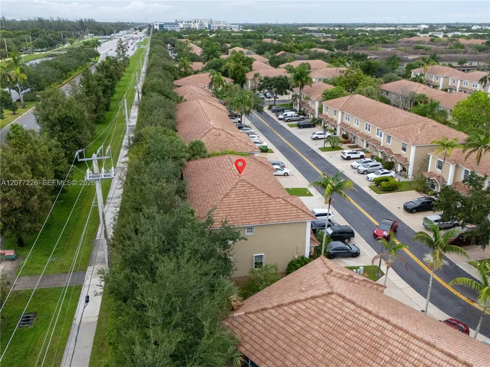 762 SW 122nd Ter Pembroke Pines, FL 33025
