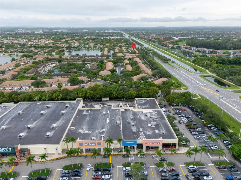 762 SW 122nd Ter Pembroke Pines, FL 33025