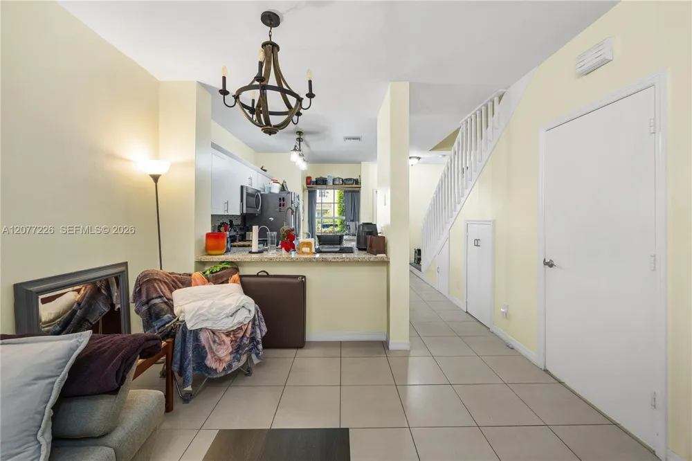 762 SW 122nd Ter Pembroke Pines, FL 33025