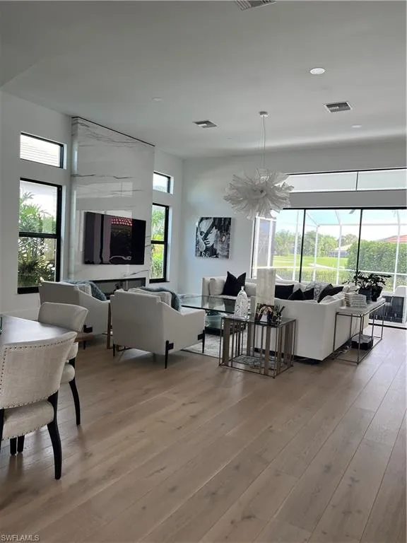 1846 Pondside Lane Naples, FL 34109