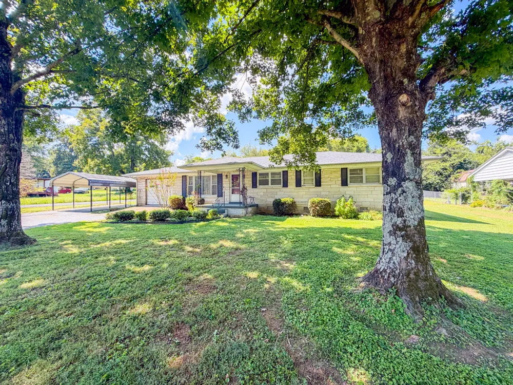 2709 Columbia Hwy Pulaski, TN 38478
