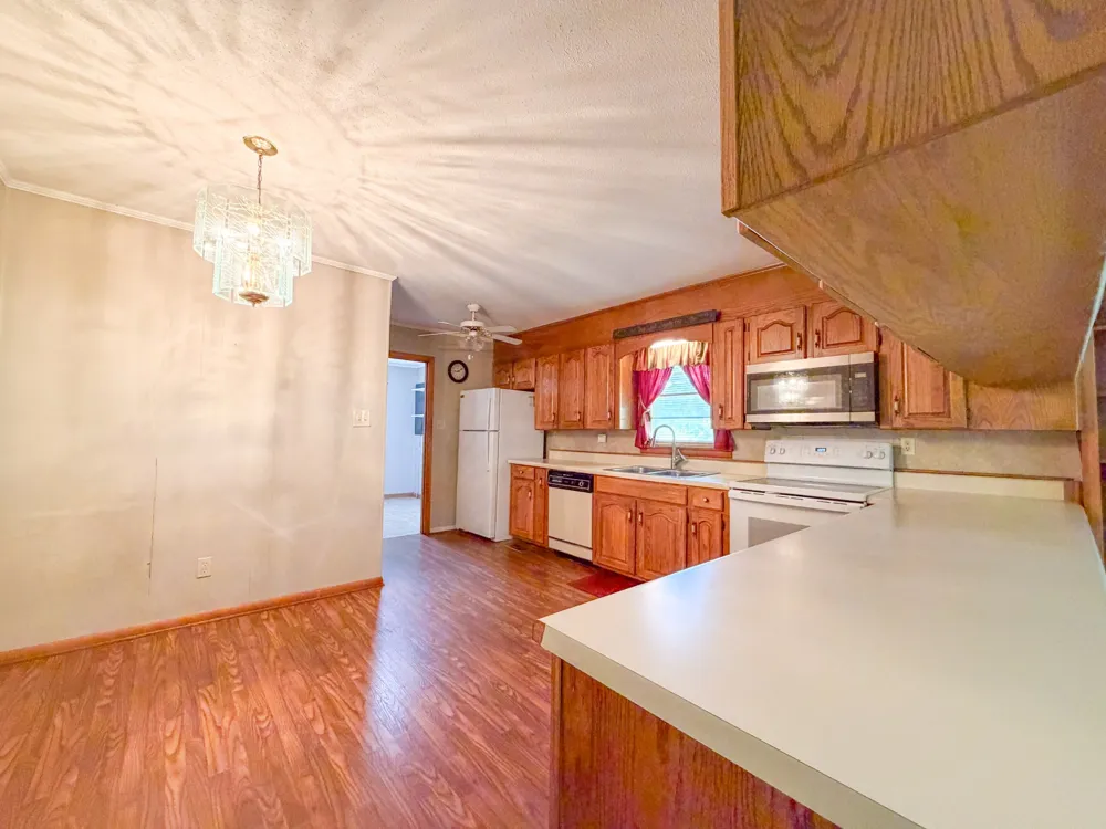 2709 Columbia Hwy Pulaski, TN 38478