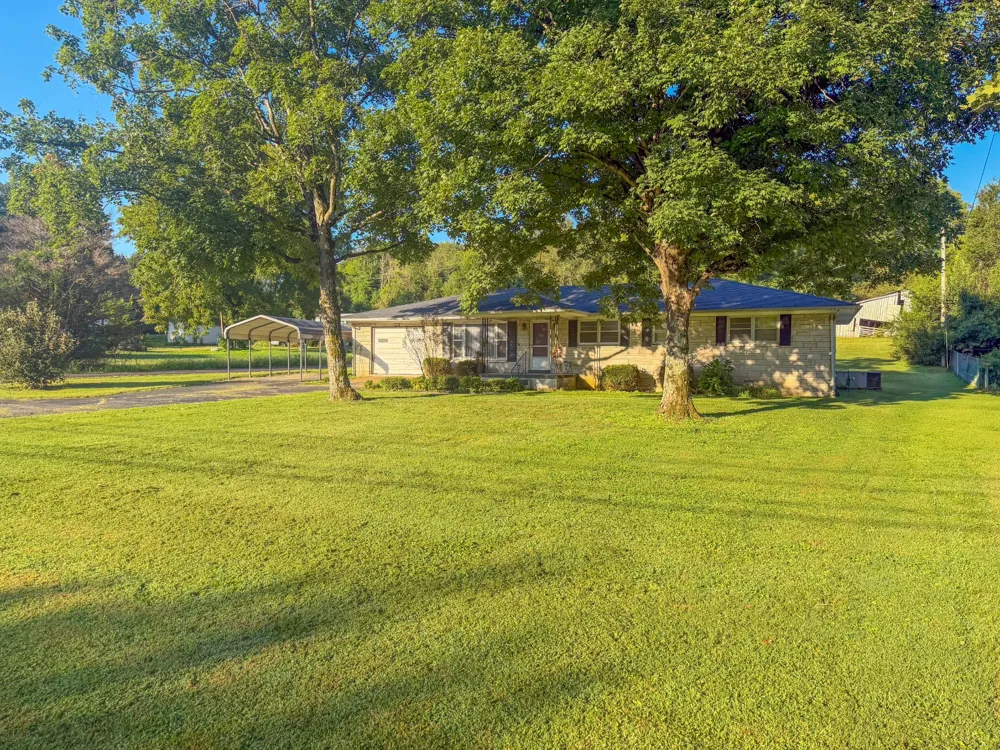 2709 Columbia Hwy Pulaski, TN 38478