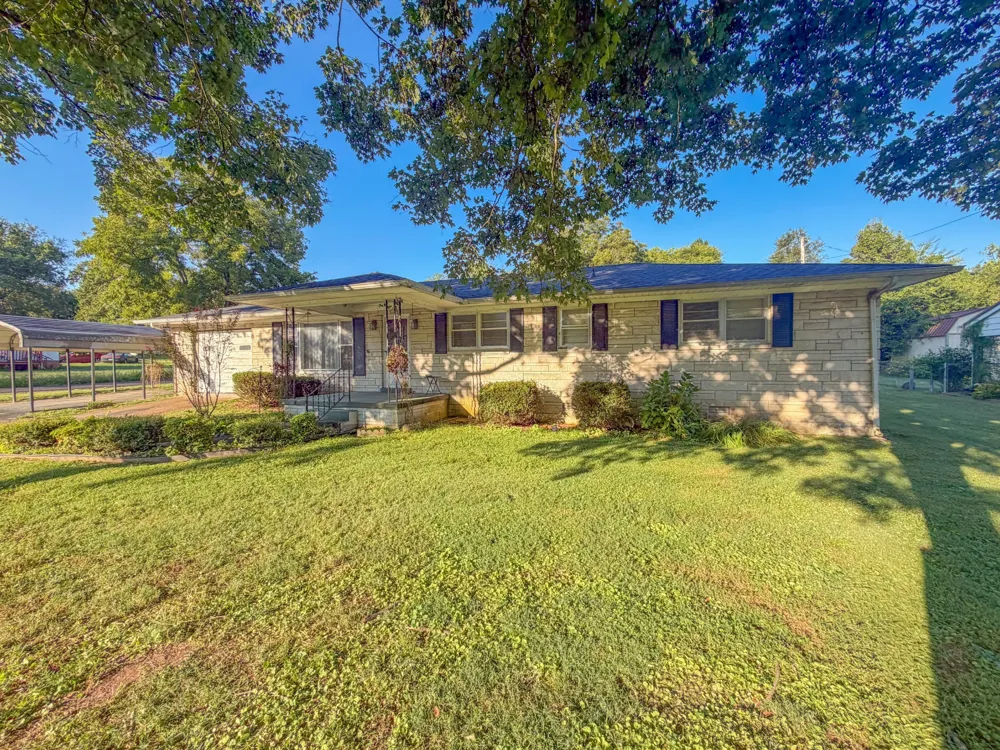 2709 Columbia Hwy Pulaski, TN 38478