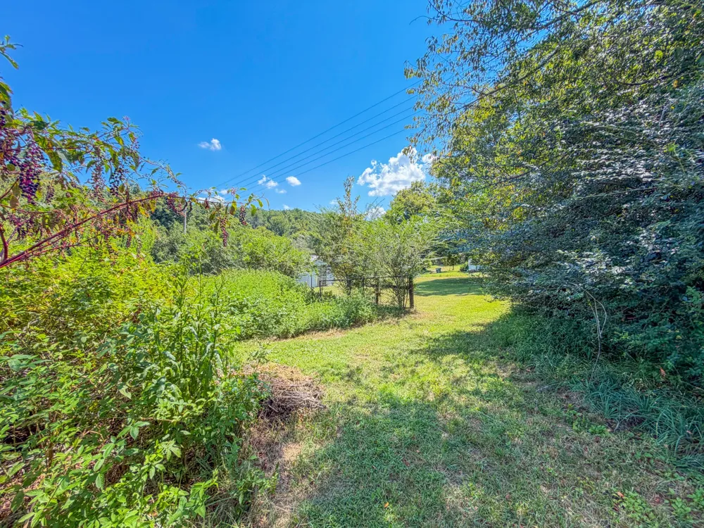 2709 Columbia Hwy Pulaski, TN 38478