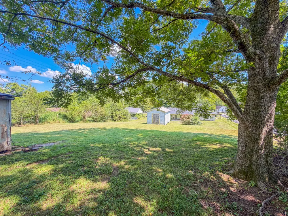 2709 Columbia Hwy Pulaski, TN 38478