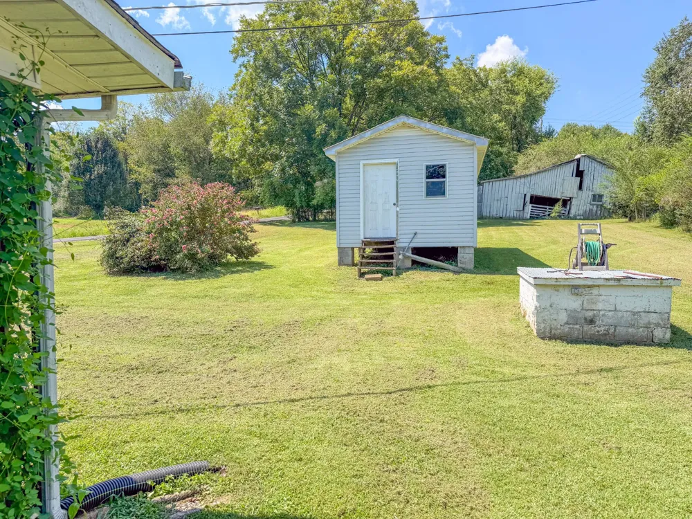2709 Columbia Hwy Pulaski, TN 38478