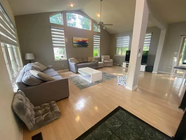 5628 Versailles Avenue E Scio Township, MI 48103