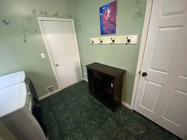 5628 Versailles Avenue E Scio Township, MI 48103