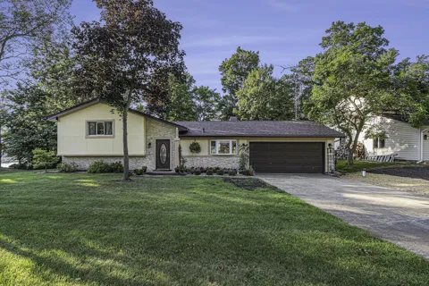 3849 Maple Lane