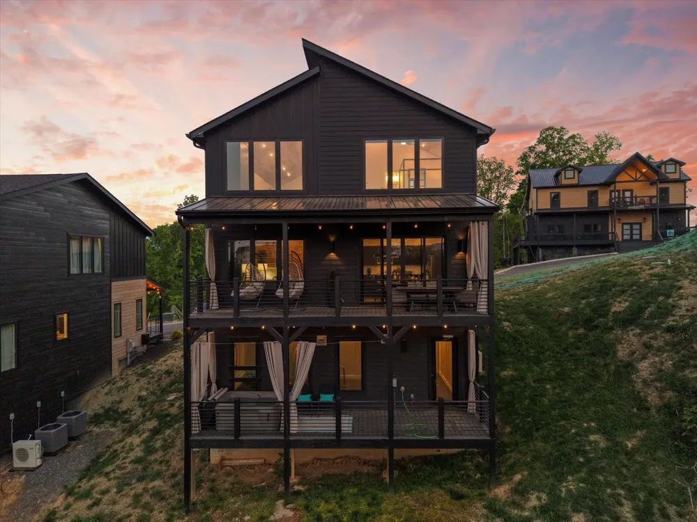 511 New Venture Way Way #36 Sevierville, TN 37876