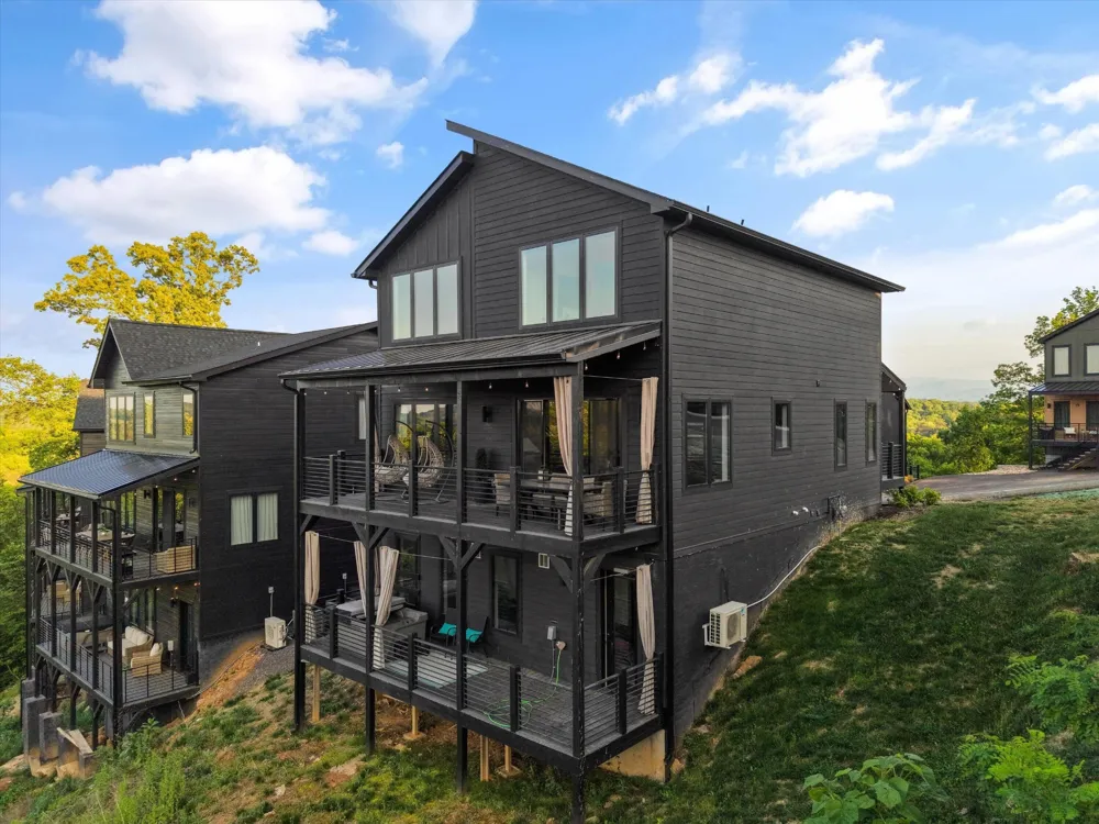 511 New Venture Way Way #36 Sevierville, TN 37876
