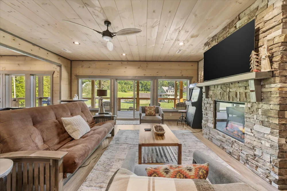 3598 Sugar Tree Drive Sevierville, TN 37862