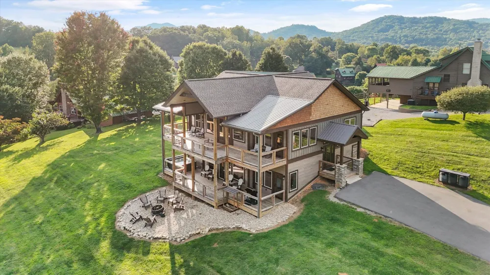 3598 Sugar Tree Drive Sevierville, TN 37862
