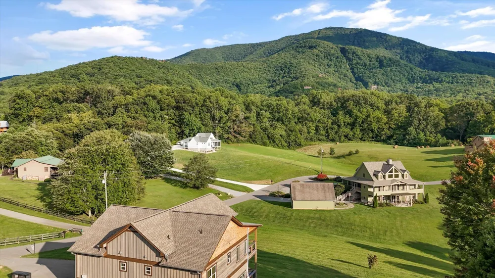 3598 Sugar Tree Drive Sevierville, TN 37862