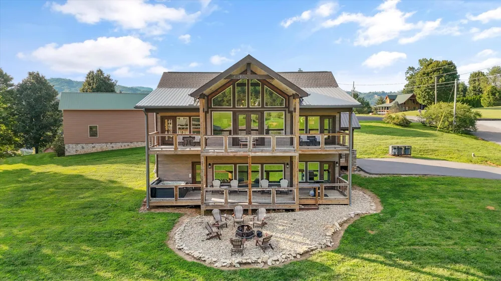 3598 Sugar Tree Drive Sevierville, TN 37862