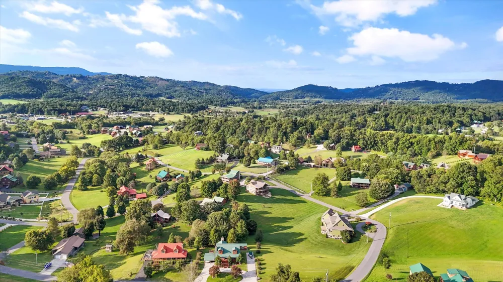 3598 Sugar Tree Drive Sevierville, TN 37862