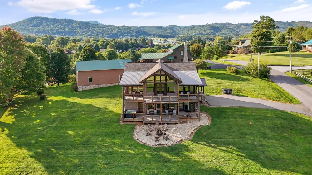 3598 Sugar Tree Drive Sevierville, TN 37862