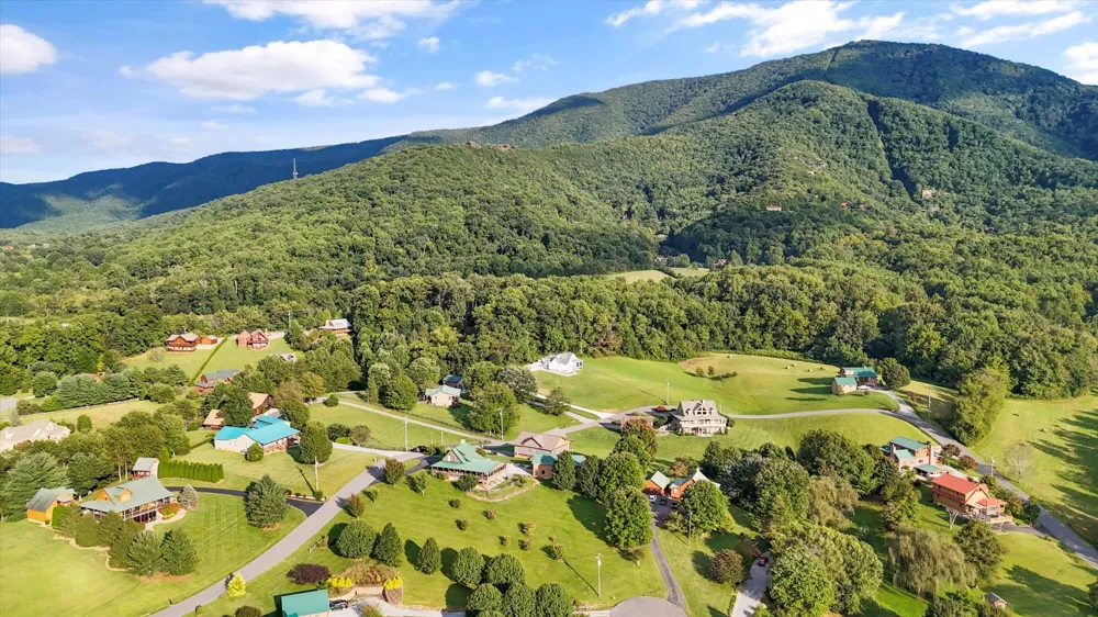 3598 Sugar Tree Drive Sevierville, TN 37862