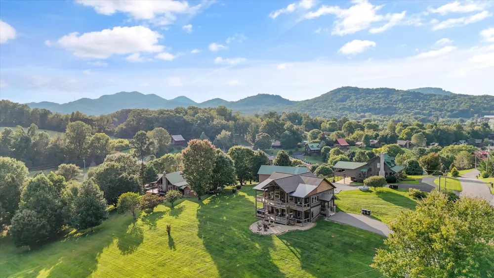 3598 Sugar Tree Drive Sevierville, TN 37862