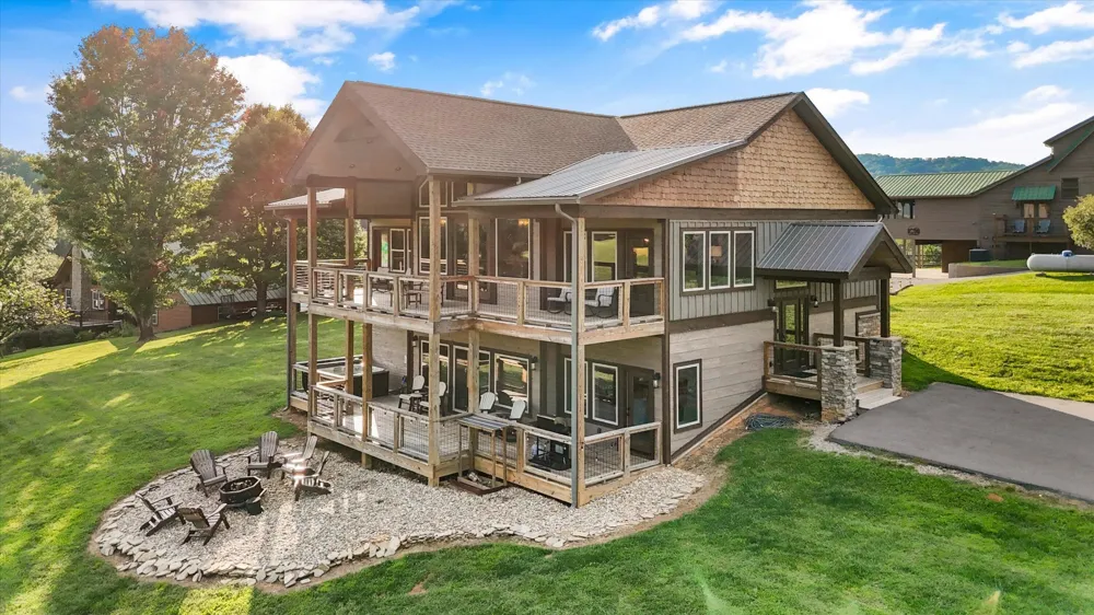 3598 Sugar Tree Drive Sevierville, TN 37862