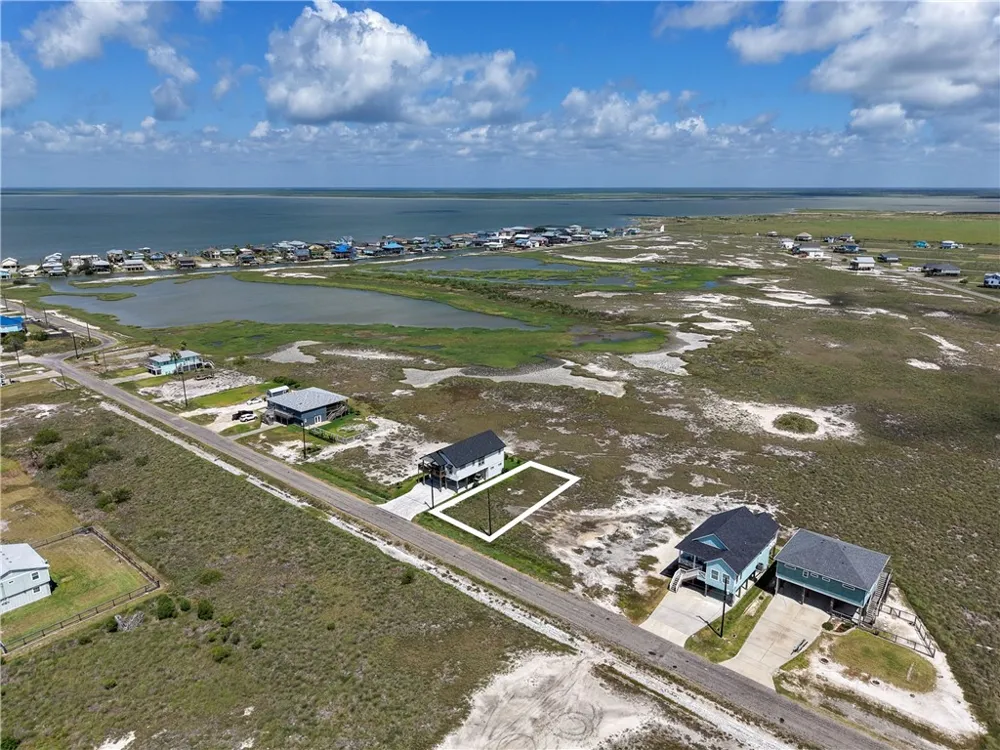 299 Kingfish Drive Rockport, TX 78382