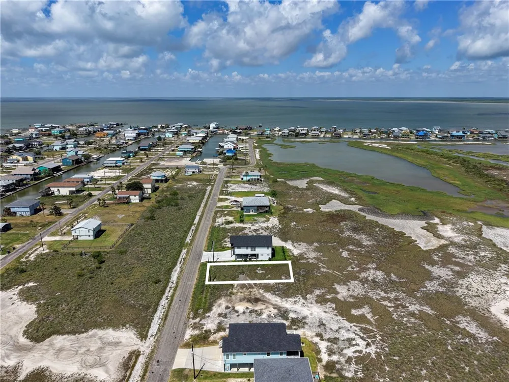 299 Kingfish Drive Rockport, TX 78382