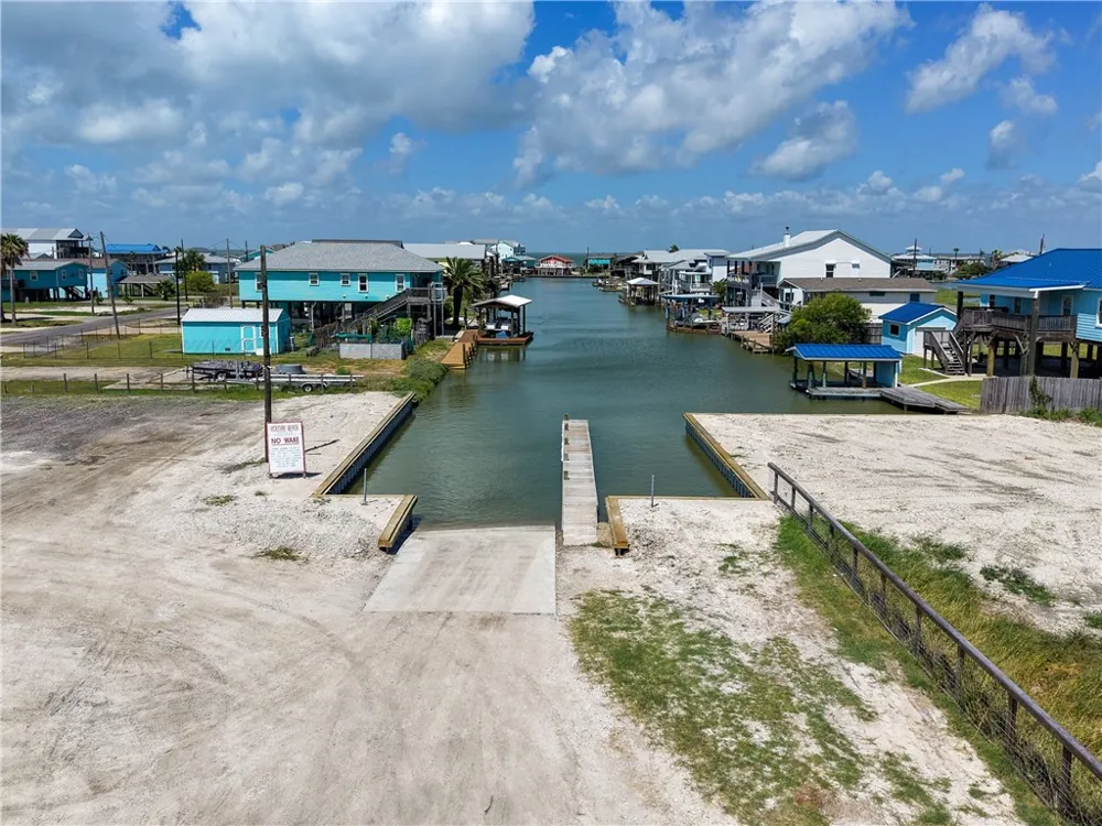 299 Kingfish Drive Rockport, TX 78382