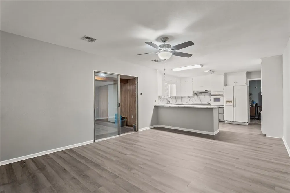 300 Hackberry Street Sinton, TX 78387