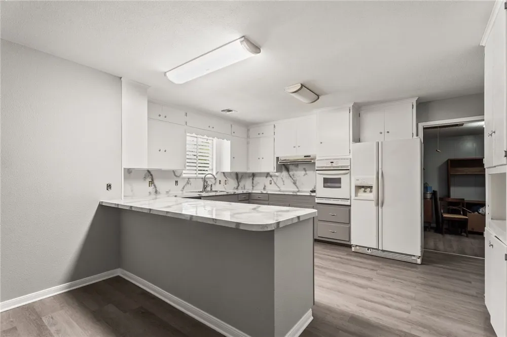 300 Hackberry Street Sinton, TX 78387