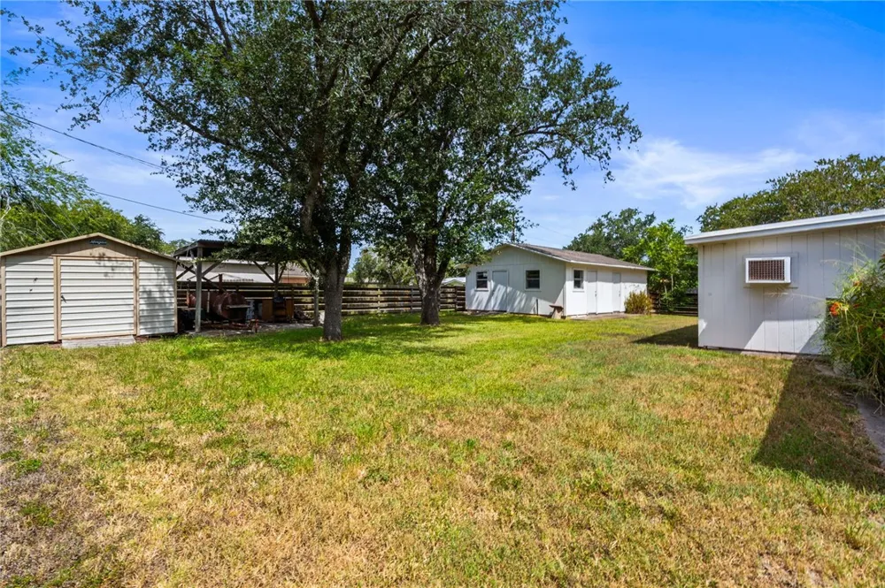 300 Hackberry Street Sinton, TX 78387