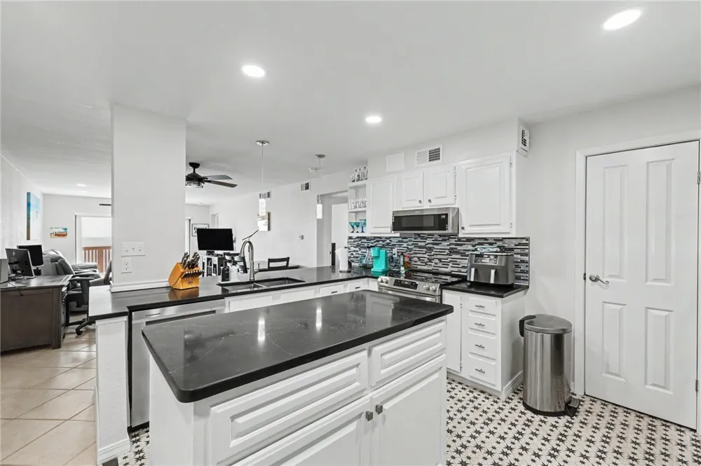 5973 State Highway 361 #436 Port Aransas, TX 78373