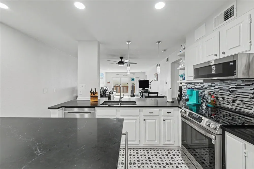 5973 State Highway 361 #436 Port Aransas, TX 78373