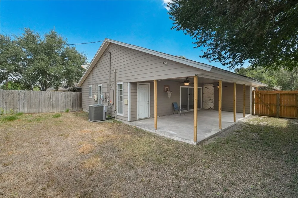 4217 Big Cyprus Corpus Christi, TX 78410