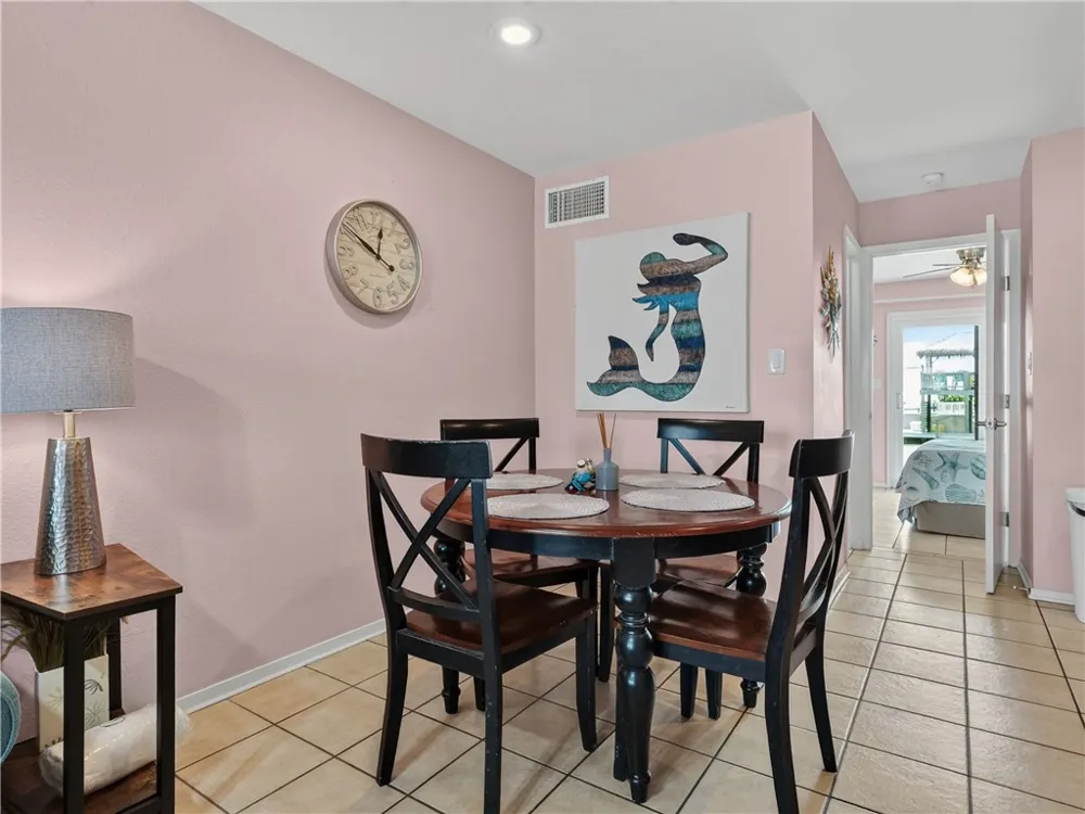 2290 N. Fulton Beach Rd #113 Rockport, TX 78382