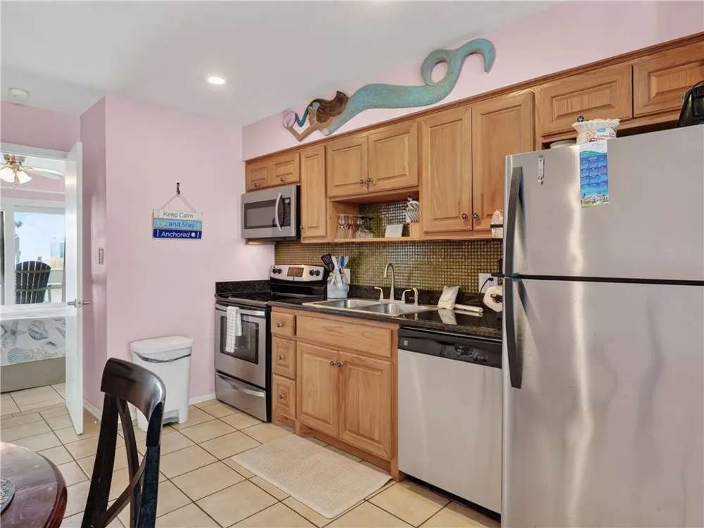 2290 N. Fulton Beach Rd #113 Rockport, TX 78382