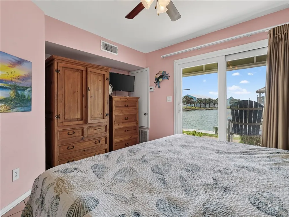 2290 N. Fulton Beach Rd #113 Rockport, TX 78382